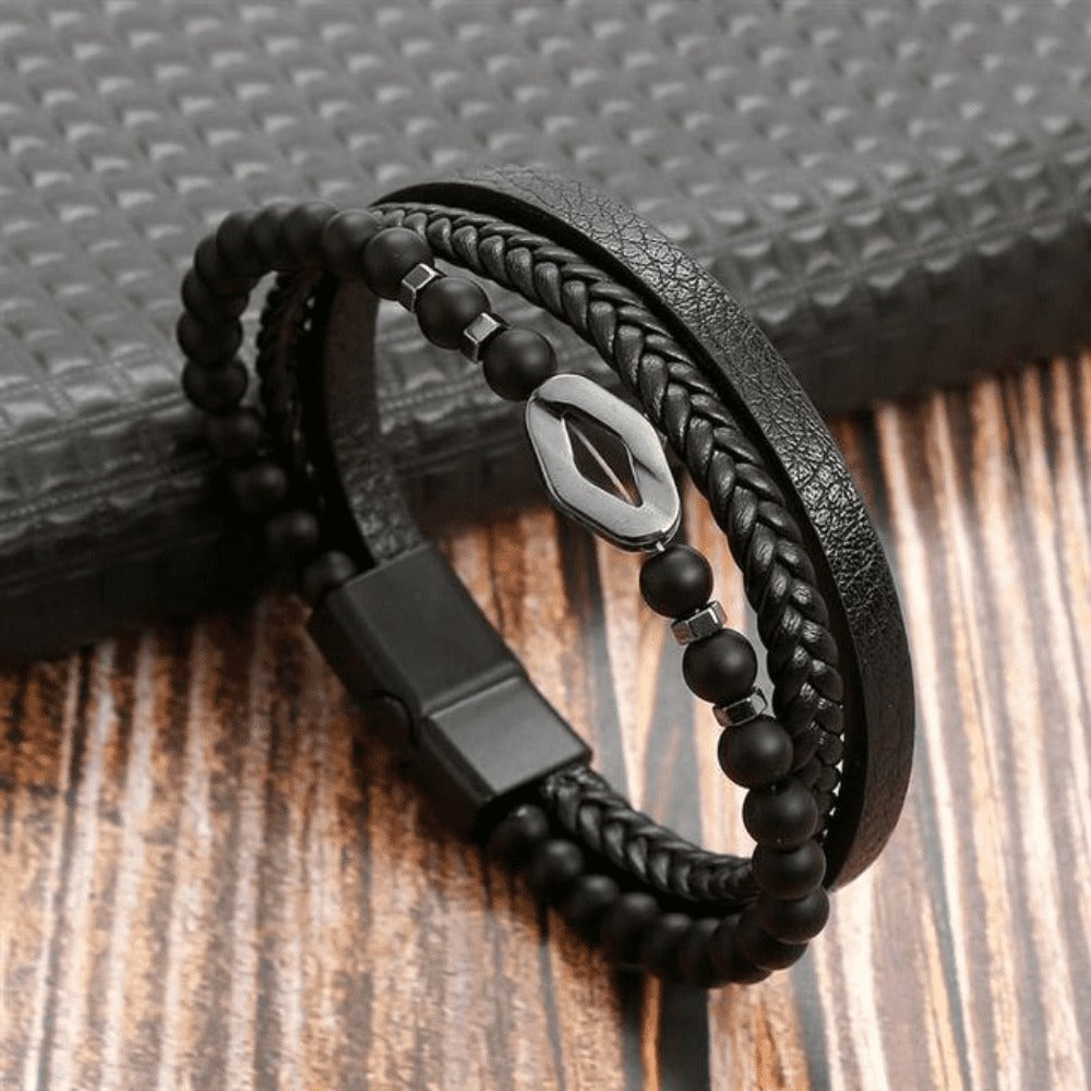 Hochwertiges Lederarmband für Männer - Stilvolles Bling mit Edelsteinen und Charms